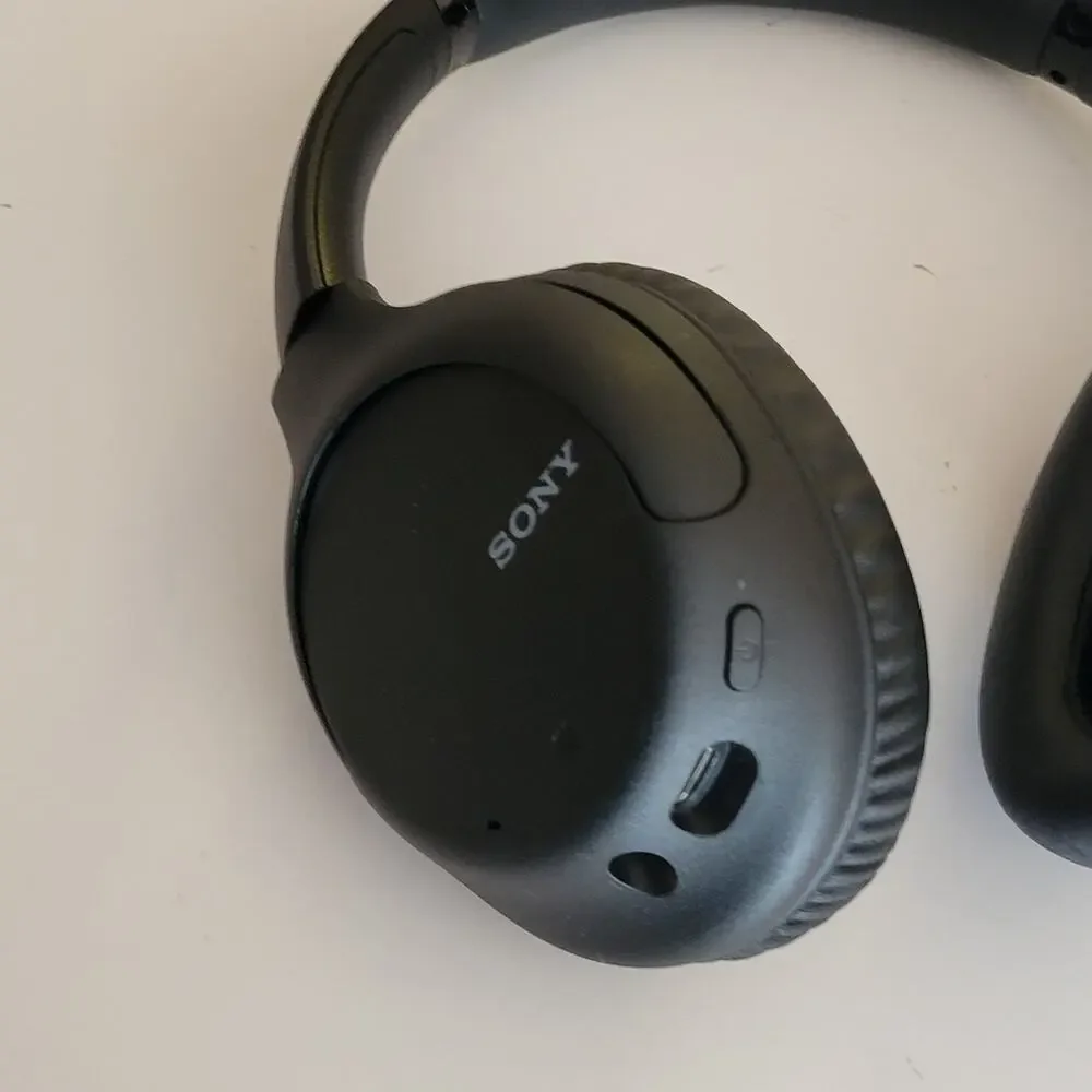 Sony WH-CH710N Wireless Bluetooth Noise-Canceling Headphones Black